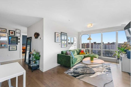 810-303 13 Avenue Sw, Calgary, AB - Indoor Photo Showing Living Room