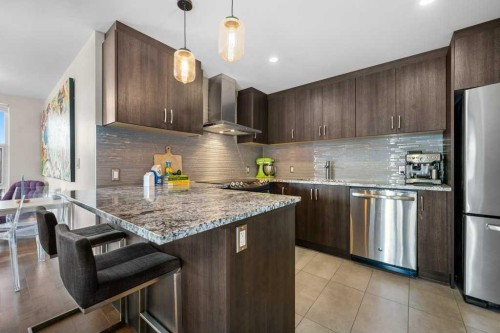 810-303 13 Avenue Sw, Calgary, AB - Indoor Photo Showing Kitchen With Stainless Steel Kitchen With Upgraded Kitchen