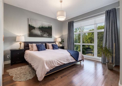 2020 2 Street Sw, Calgary, AB - Indoor Photo Showing Bedroom