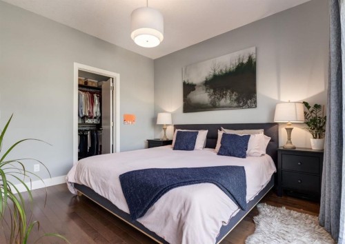2020 2 Street Sw, Calgary, AB - Indoor Photo Showing Bedroom