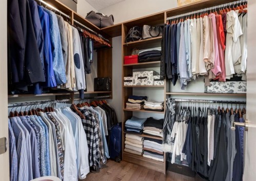 2020 2 Street Sw, Calgary, AB - Indoor With Storage