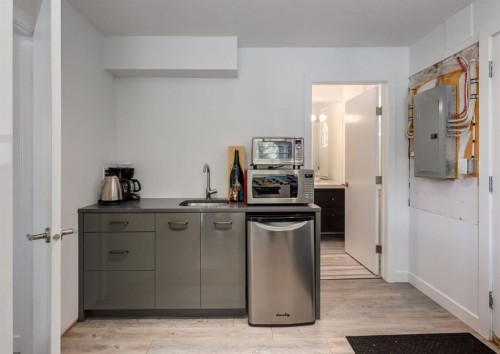 2020 2 Street Sw, Calgary, AB - Indoor