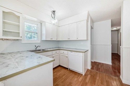 2023 46 Street Se, Calgary, AB - Indoor Photo Showing Kitchen