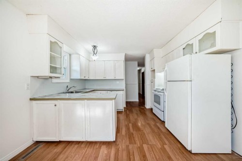 2023 46 Street Se, Calgary, AB - Indoor Photo Showing Kitchen