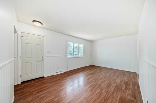 2023 46 Street Se, Calgary, AB - Indoor Photo Showing Other Room
