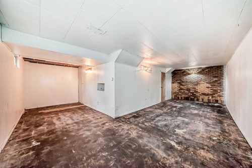 2023 46 Street Se, Calgary, AB - Indoor Photo Showing Other Room