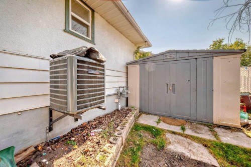 2023 46 Street Se, Calgary, AB - Outdoor