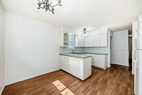 2023 46 Street Se, Calgary, AB - Indoor Photo Showing Kitchen