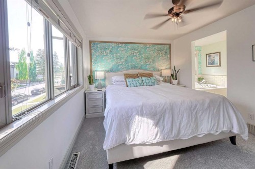1431 40 Street Sw, Calgary, AB - Indoor Photo Showing Bedroom