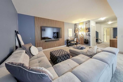 1431 40 Street Sw, Calgary, AB - Indoor Photo Showing Living Room