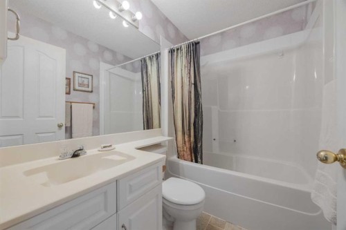 276 Cramond Close Se, Calgary, AB - Indoor Photo Showing Bathroom