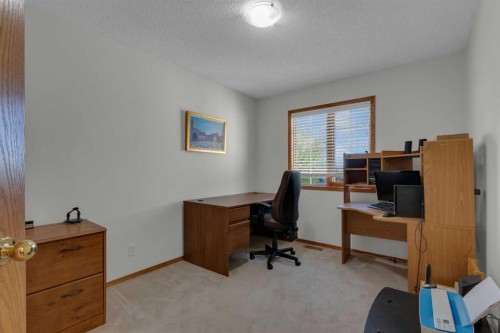271 Mountain Park Drive Se, Calgary, AB - Indoor Photo Showing Office