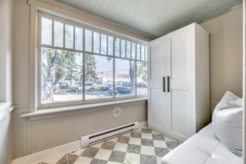 111 11 Avenue Nw, Calgary, AB - Indoor Photo Showing Other Room