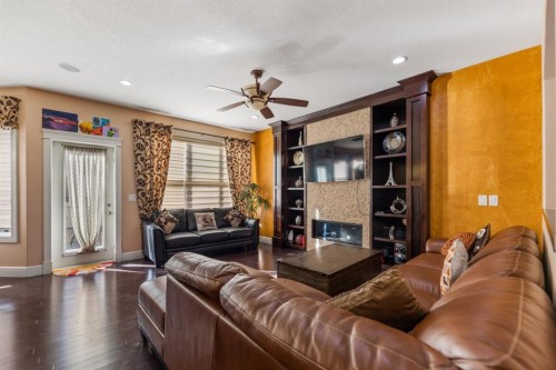 19 Saddlelake View Ne, Calgary, AB - Indoor Photo Showing Living Room