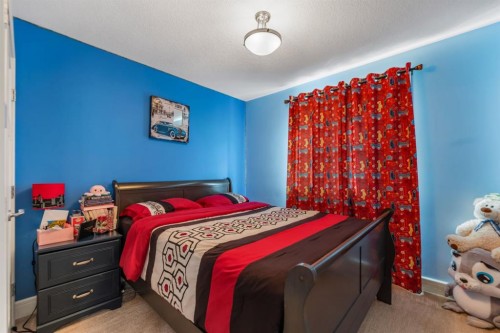 19 Saddlelake View Ne, Calgary, AB - Indoor Photo Showing Bedroom