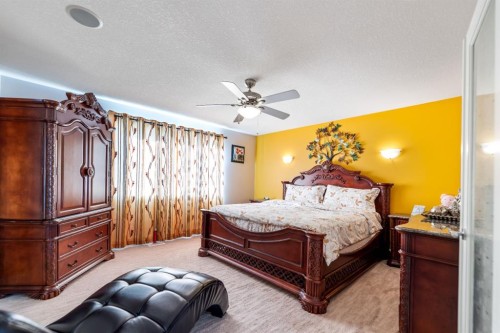 19 Saddlelake View Ne, Calgary, AB - Indoor Photo Showing Bedroom