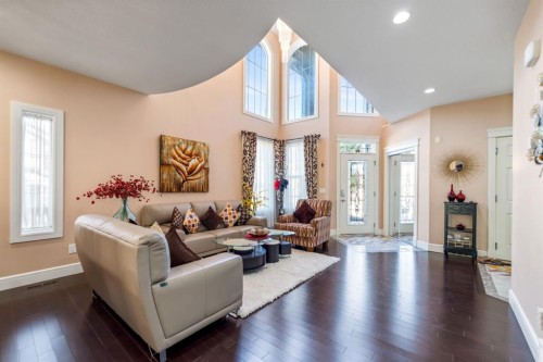 19 Saddlelake View Ne, Calgary, AB - Indoor Photo Showing Living Room