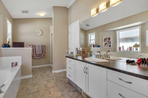 119 Valley Stream Circle Nw, Calgary, AB - Indoor Photo Showing Bathroom