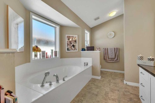 119 Valley Stream Circle Nw, Calgary, AB - Indoor Photo Showing Bathroom