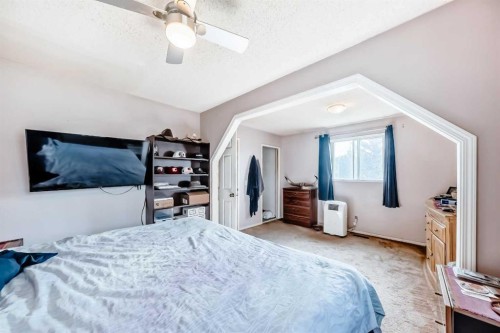 52 Castlebrook Rise Ne, Calgary, AB - Indoor Photo Showing Bedroom