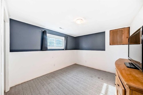 52 Castlebrook Rise Ne, Calgary, AB - Indoor Photo Showing Other Room