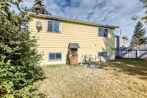 52 Castlebrook Rise Ne, Calgary, AB - Outdoor With Exterior