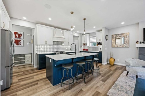 34 Coach Ridge Point Sw, Calgary, AB - Indoor Photo Showing Kitchen With Upgraded Kitchen