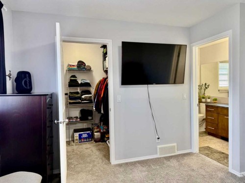 43 Bridlecrest Road Sw, Calgary, AB - Indoor