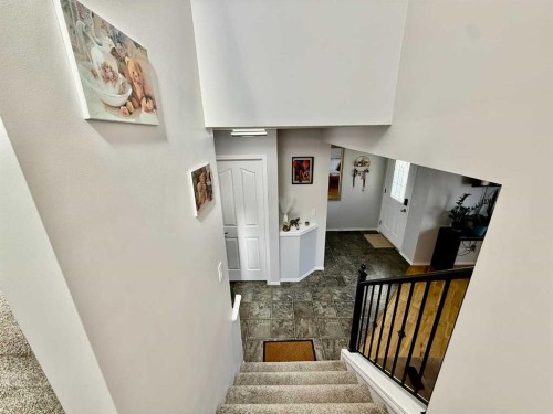 43 Bridlecrest Road Sw, Calgary, AB - Indoor Photo Showing Other Room