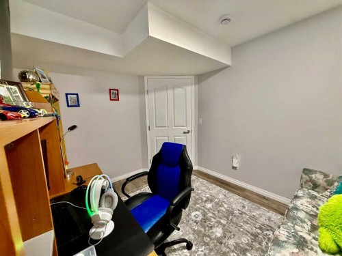 43 Bridlecrest Road Sw, Calgary, AB - Indoor