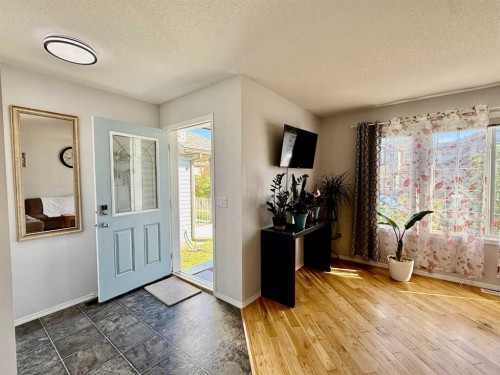 43 Bridlecrest Road Sw, Calgary, AB - Indoor Photo Showing Other Room