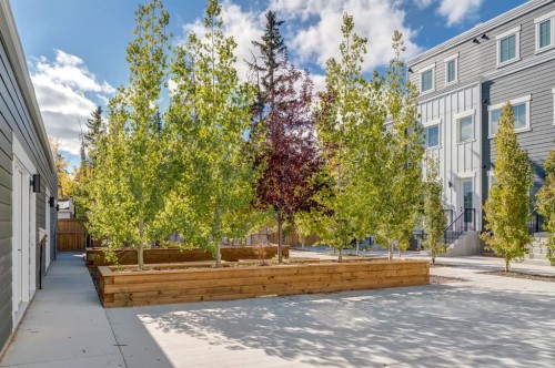 1651 8 Avenue Nw, Calgary, AB - Outdoor