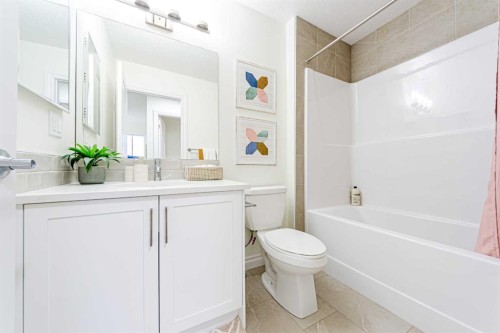 2166 Bayview Drive Sw, Airdrie, AB - Indoor Photo Showing Bathroom