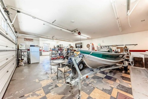 716 West Chestermere Drive, Chestermere, AB - Indoor Photo Showing Garage