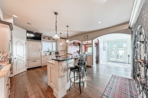716 West Chestermere Drive, Chestermere, AB - Indoor Photo Showing Kitchen