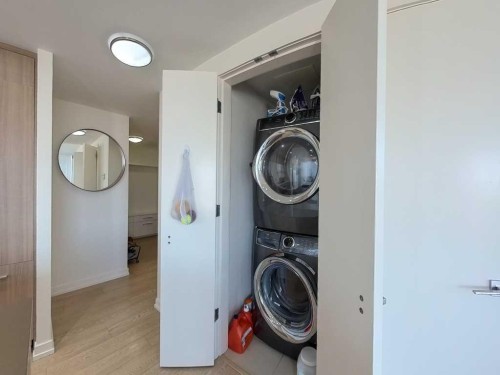 404-128 2 Street Sw, Calgary, AB - Indoor Photo Showing Laundry Room