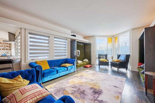 31 Williams Place, Bragg Creek, AB - Indoor Photo Showing Living Room