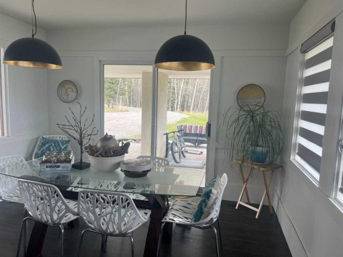 31 Williams Place, Bragg Creek, AB - Indoor Photo Showing Dining Room