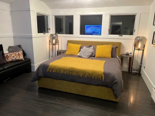 31 Williams Place, Bragg Creek, AB - Indoor Photo Showing Bedroom