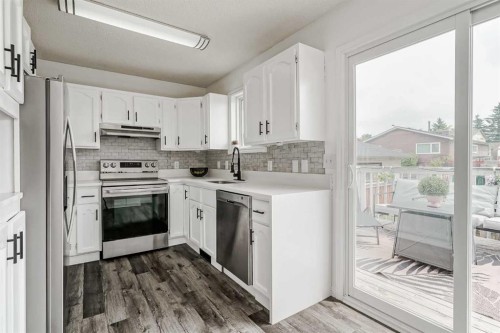 347 Whitefield Drive Ne, Calgary, AB - Indoor Photo Showing Kitchen