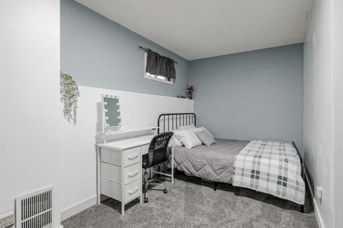 347 Whitefield Drive Ne, Calgary, AB - Indoor Photo Showing Bedroom