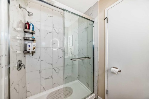 13 Brentwood Drive, Strathmore, AB - Indoor Photo Showing Bathroom