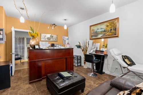 342 14 Street Nw, Calgary, AB 