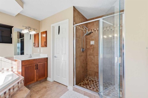 7 Panatella Close Nw, Calgary, AB - Indoor Photo Showing Bathroom