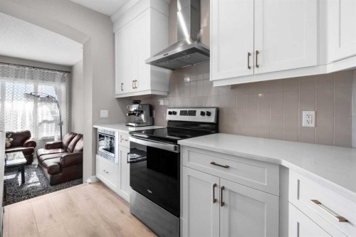 44 Calhoun Common Ne, Calgary, AB - Indoor Photo Showing Kitchen