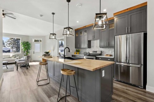 27-610 4 Avenue Sw, Sundre, AB - Indoor Photo Showing Kitchen With Upgraded Kitchen