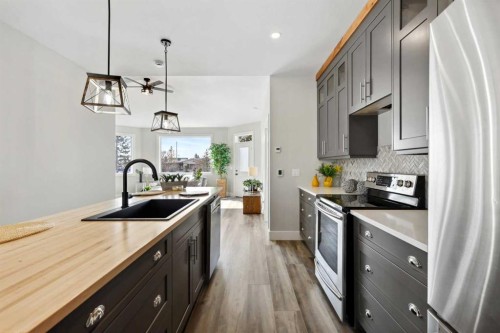 27-610 4 Avenue Sw, Sundre, AB - Indoor Photo Showing Kitchen With Upgraded Kitchen