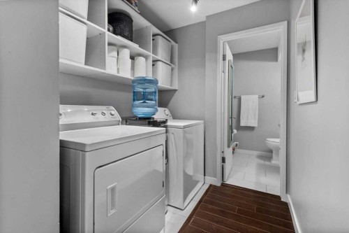 205-1001 68 Avenue Sw, Calgary, AB - Indoor Photo Showing Laundry Room