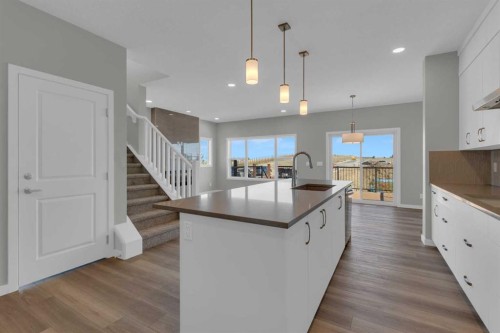69 Silver Spruce Road Sw, Calgary, AB - Indoor Photo Showing Kitchen