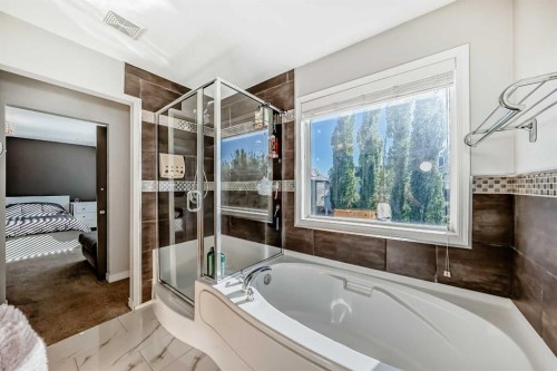 574 Chaparral Drive Se, Calgary, AB - Indoor Photo Showing Bathroom